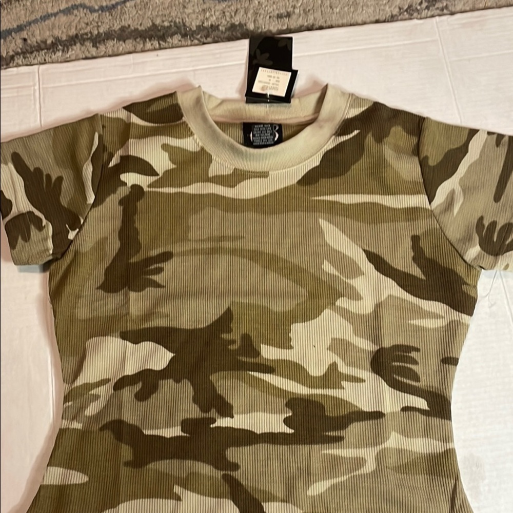 Fitted Green and Tan Short Sleeve Camouflage Tee